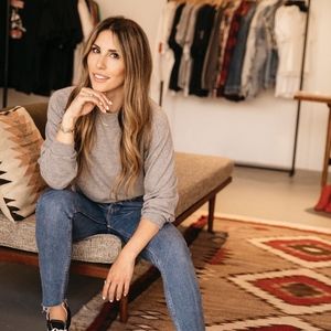 Meet your Posher, Alisia